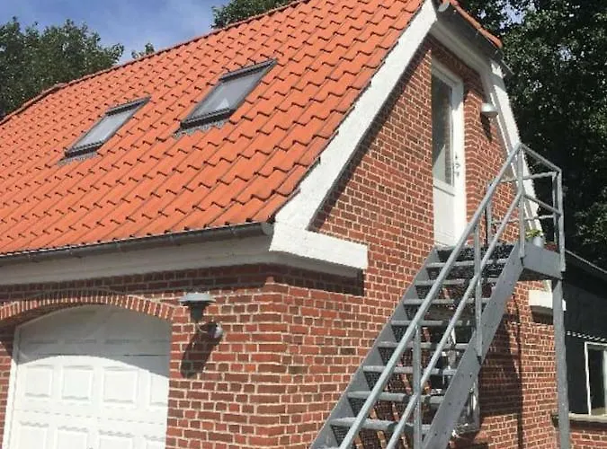 Ro I Skoven - Men Taet Pa Byen * Варде